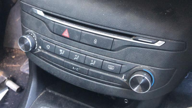Bouton de warning PEUGEOT 308 2 PHASE 1 Essence - 1