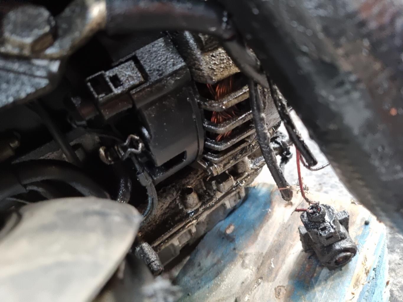 Alternateur AUDI A6 2 AVANT PHASE 1 BREAK Diesel - 1