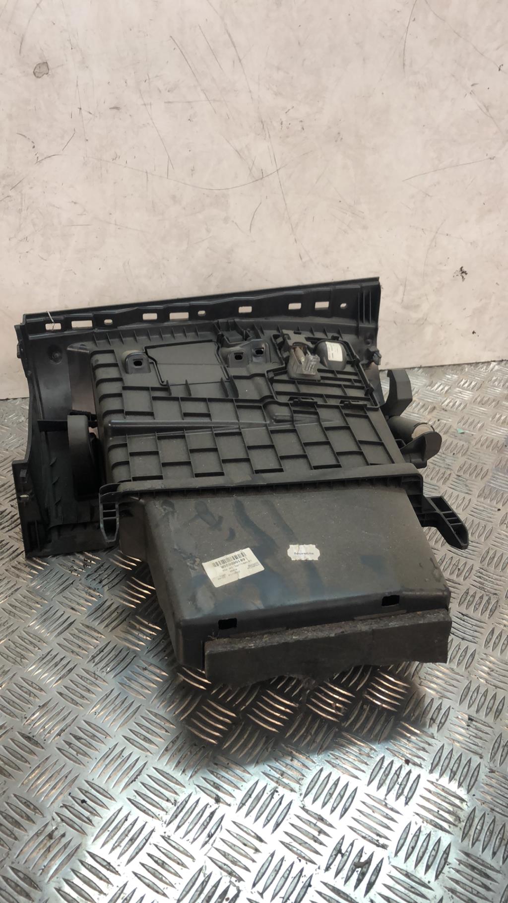 Boite a gants RENAULT MEGANE 3 PHASE 1 COUPE Diesel - 1