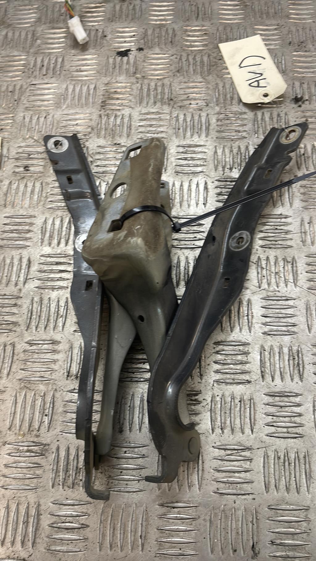 Charniere de capot PEUGEOT 308 1 PHASE 1 Diesel - 1