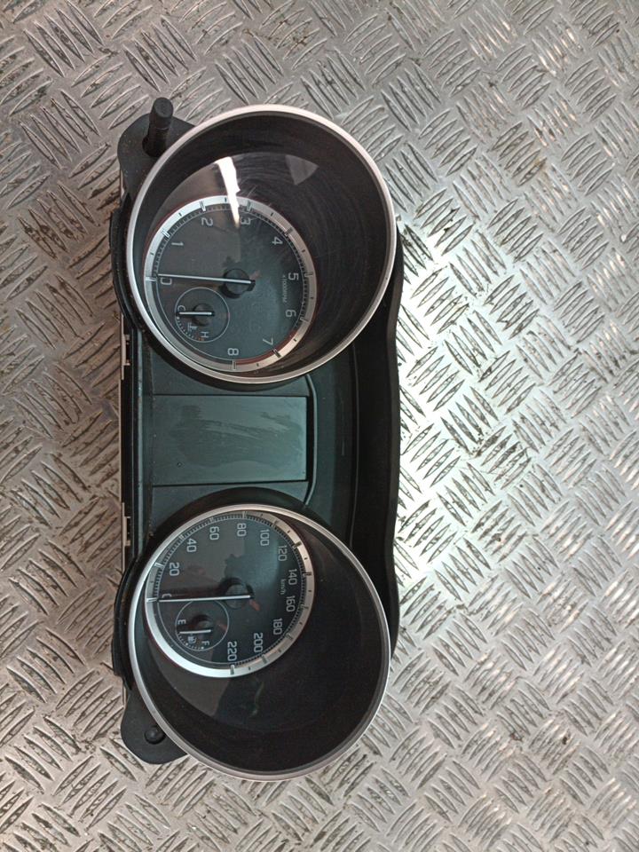 Compteur SUZUKI SWIFT 5 Essence/Hybride - 1