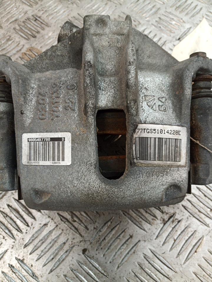 Etrier avant droit (freinage) CITROEN C3 3 PHASE 1 Essence - 1