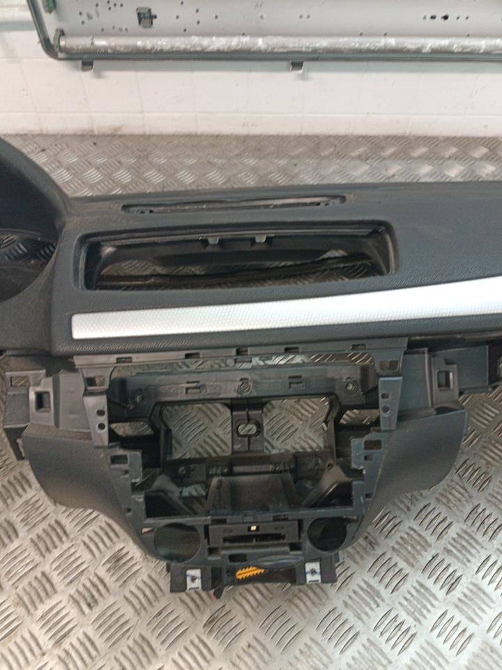 Tableau de bord RENAULT MEGANE 3 PHASE 1 COUPE Diesel - 1