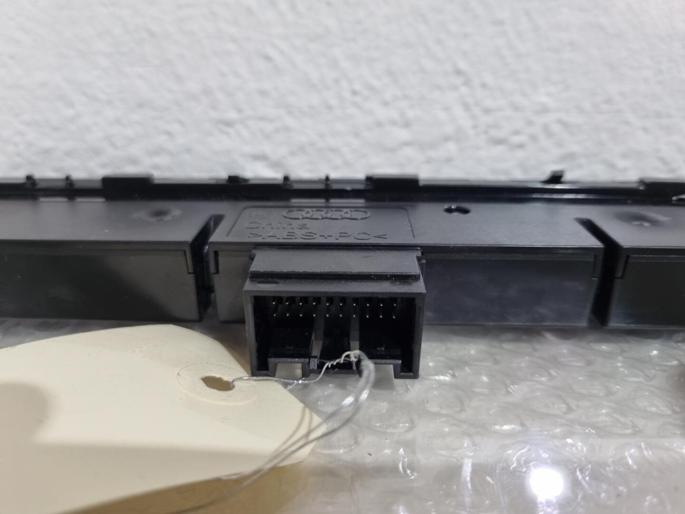 Bouton de warning AUDI A3 3 SPORTBACK PHASE 2 Essence - 1