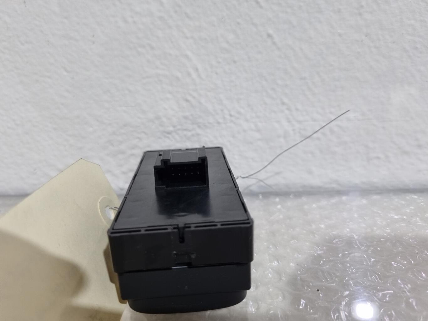 Interrupteur de leve vitre avant gauche AUDI A3 3 SPORTBACK PHASE 2 Essence - 1