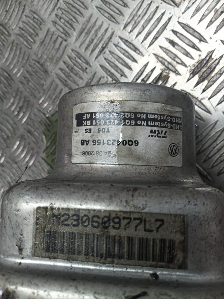 Pompe de direction VOLKSWAGEN POLO 3  - 1