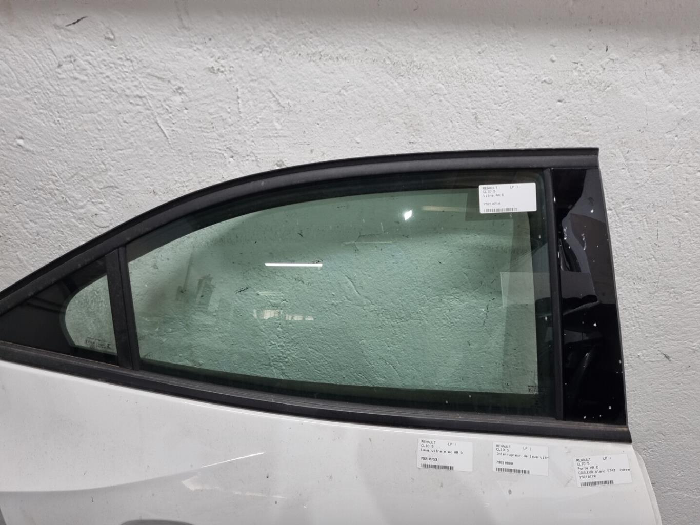 Vitre arriere droit RENAULT CLIO 5  - 1