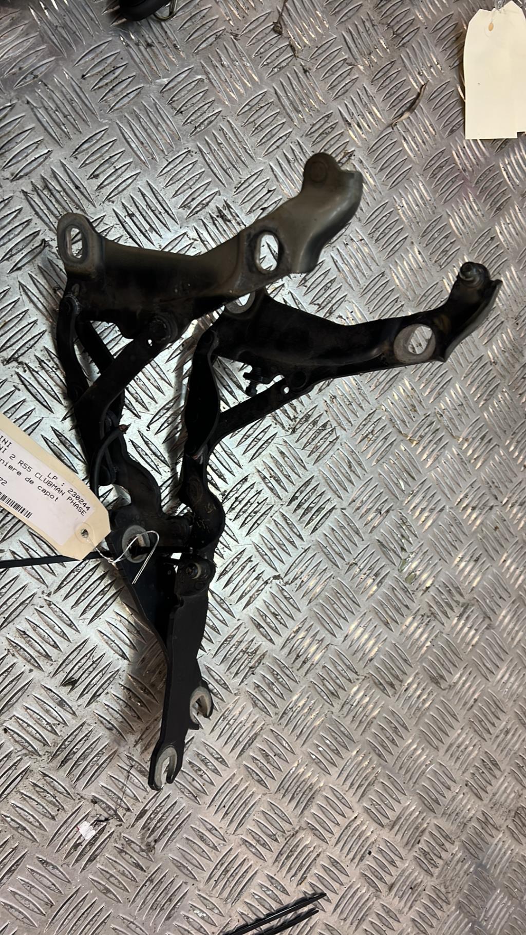 Charniere de capot MINI MINI 2 R55 CLUBMAN PHASE 2 BREAK Diesel - 1