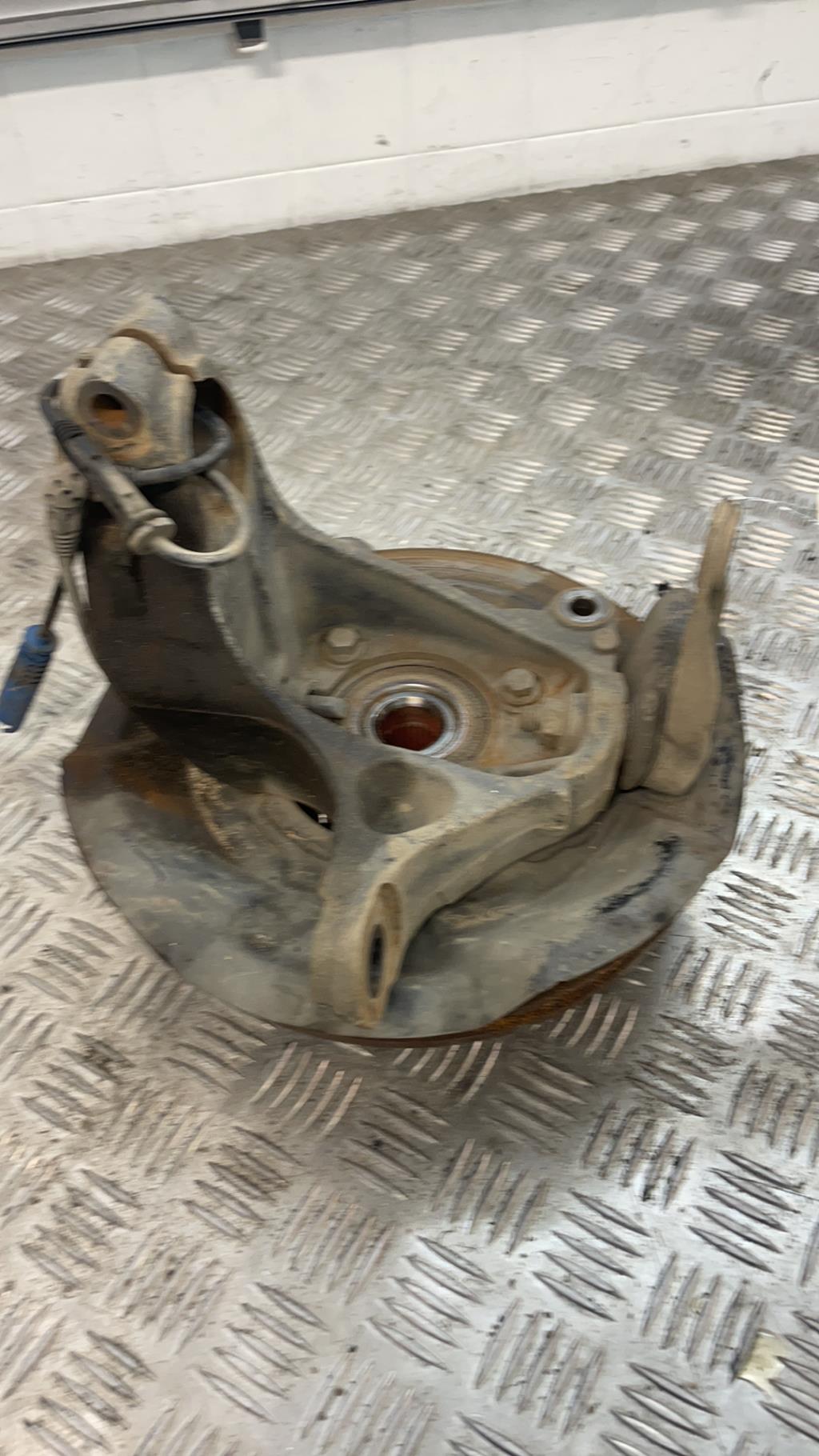 Pivot de moyeu avant gauche MINI MINI 2 R55 CLUBMAN PHASE 2 BREAK Diesel - 1