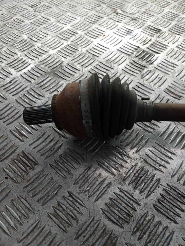 Cardan gauche (transmission) RENAULT TWINGO 3 PHASE 1 Essence - 1