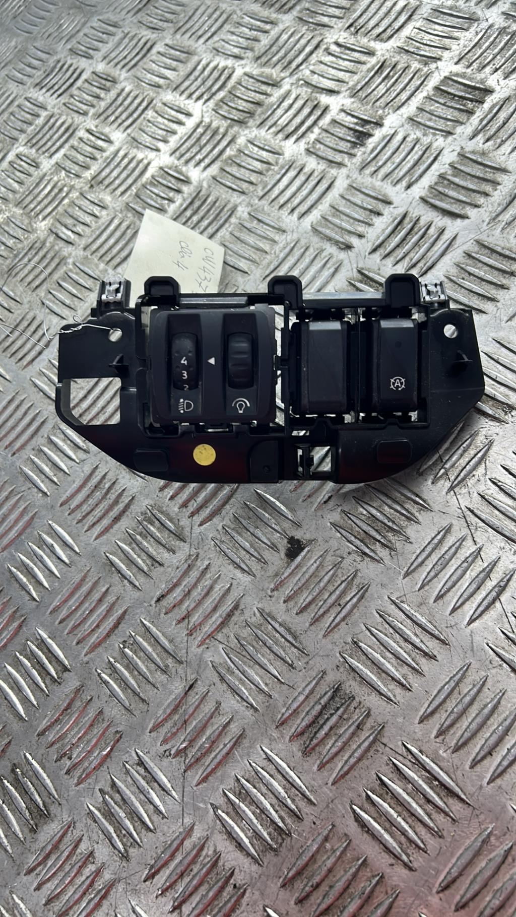 Commande de reglage hauteur de phare RENAULT CLIO 4 PHASE 1 Essence - 1
