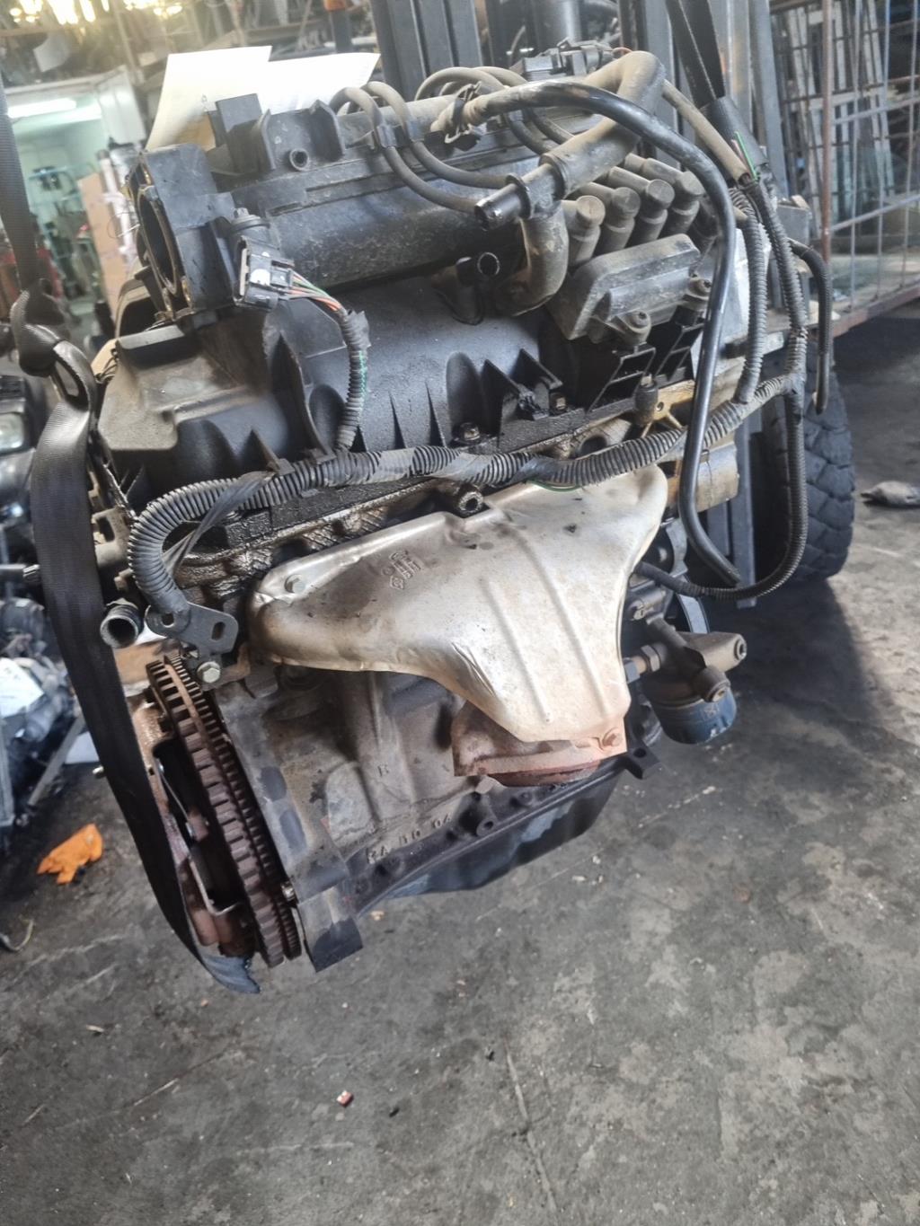 Moteur RENAULT TWINGO 2 PHASE 1 Essence - 1