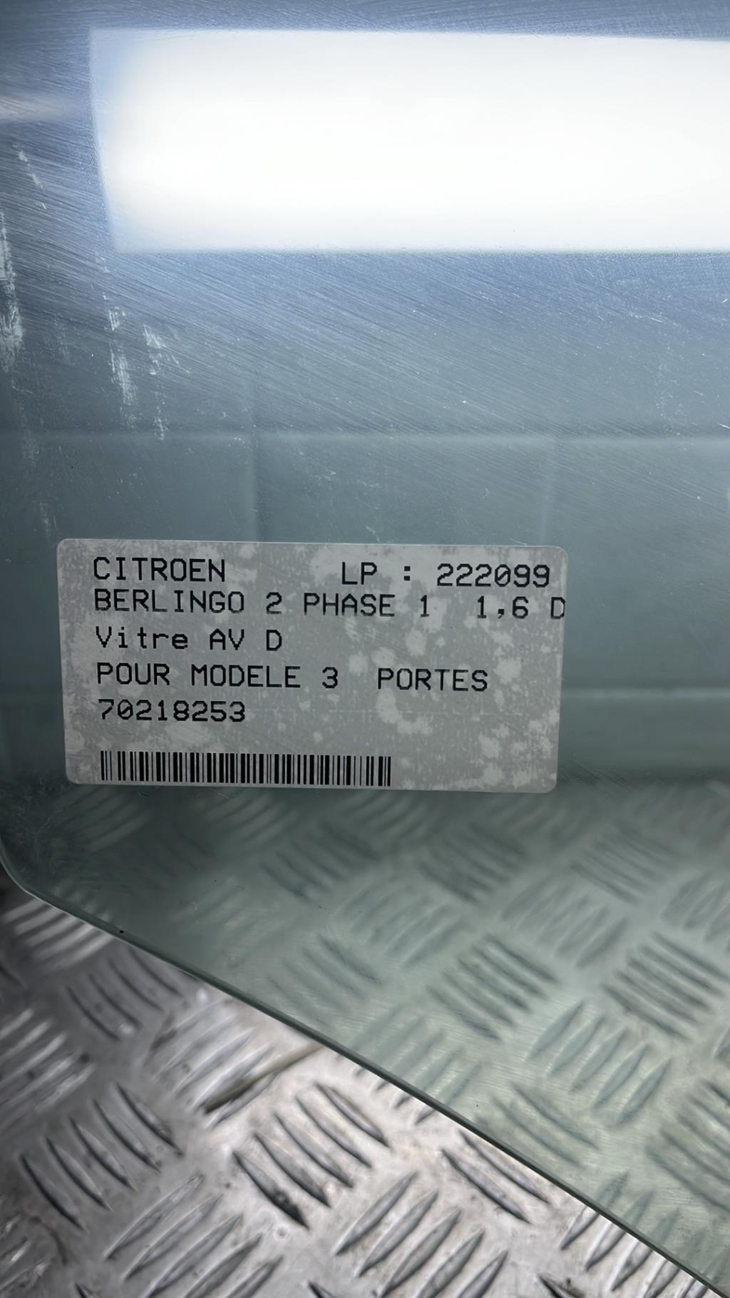 Vitre avant droit CITROEN BERLINGO 2 PHASE 1 Diesel - 1