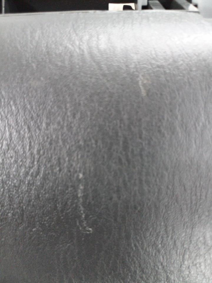 Boite a gants MITSUBISHI L 200 2 Diesel - 1