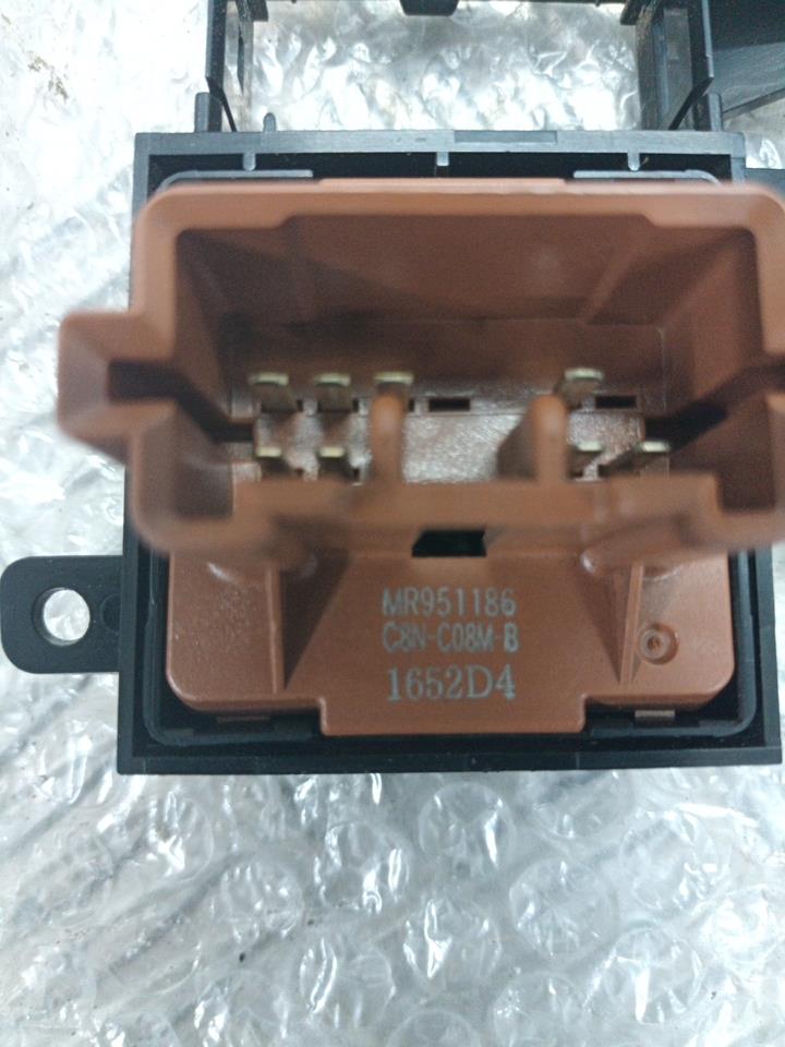 Commande retroviseurs MITSUBISHI PAJERO 3 PHASE 1 Diesel - 1