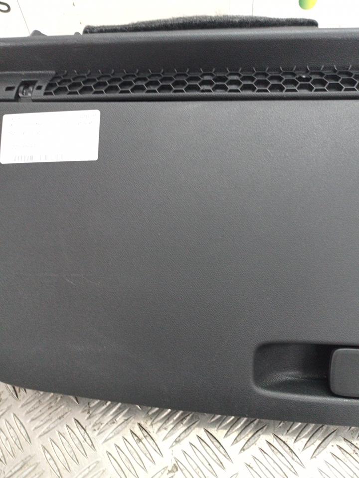 Boite a gants AUDI A1 1 PHASE 2 Essence - 1