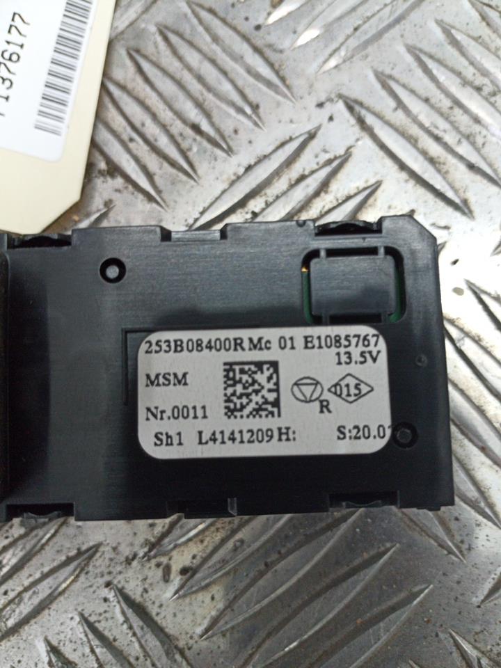 Commande GPS RENAULT TWINGO 3 PHASE 1 Essence - 1