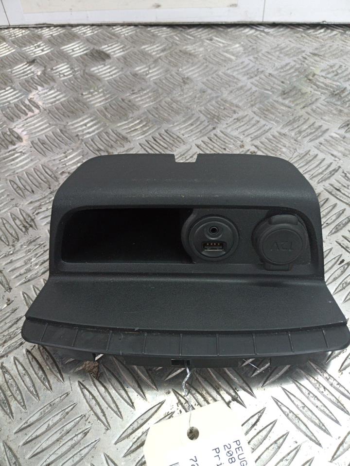 Prise port USB PEUGEOT 208 1 PHASE 1 Diesel - 1