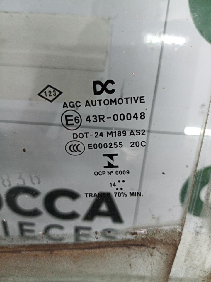 Vitre avant gauche RENAULT TWINGO 3 PHASE 1 Essence - 1