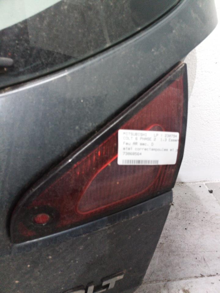 Feu arriere secondaire droit (feux) MITSUBISHI COLT 6 PHASE 2 Essence - 1