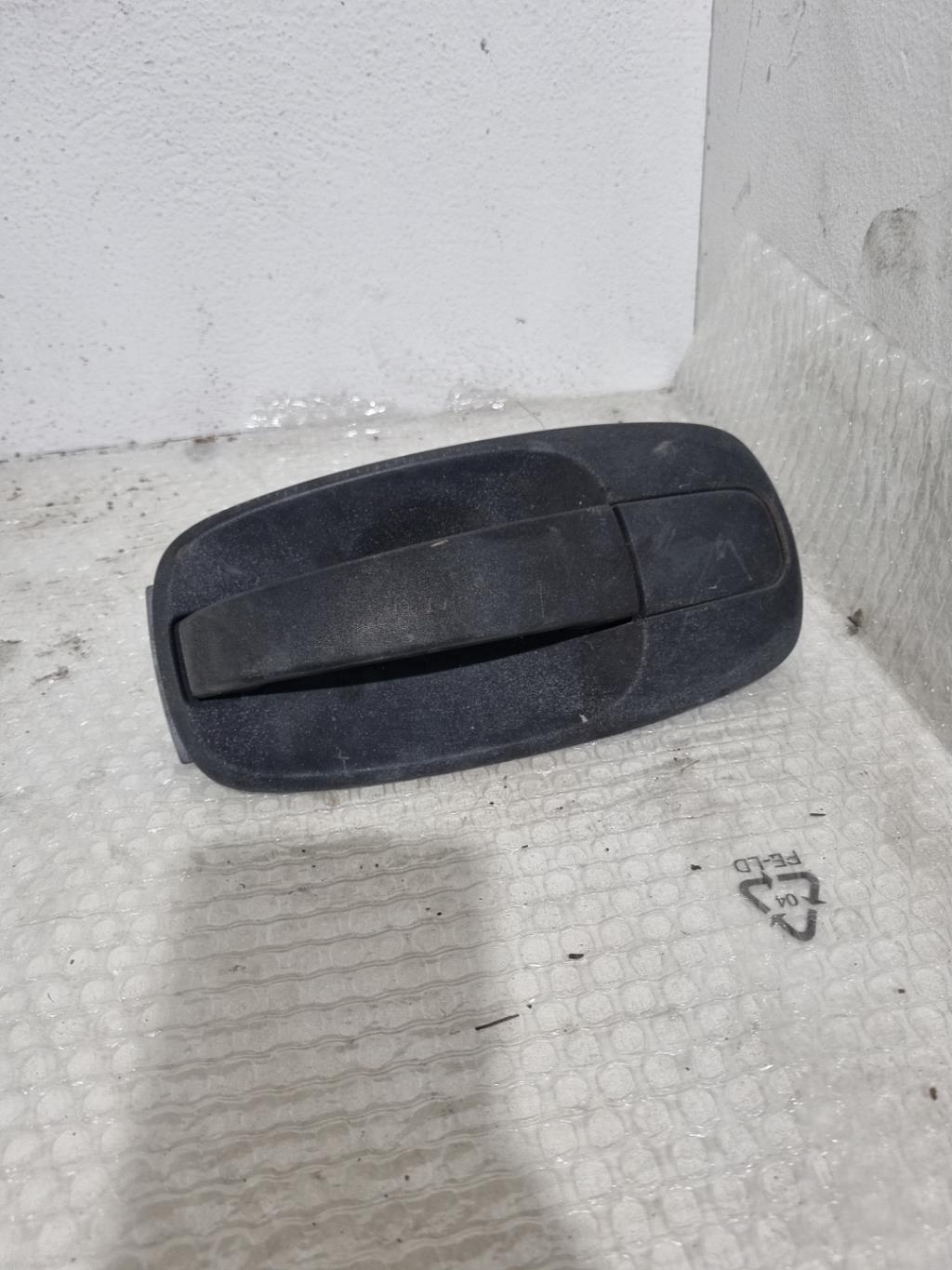 Poignee porte coffre gauche RENAULT TRAFIC 2 PHASE 2 Diesel - 1