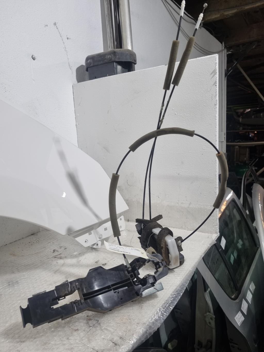 Serrure avant droit NISSAN JUKE 1 PHASE 1 Diesel - 1