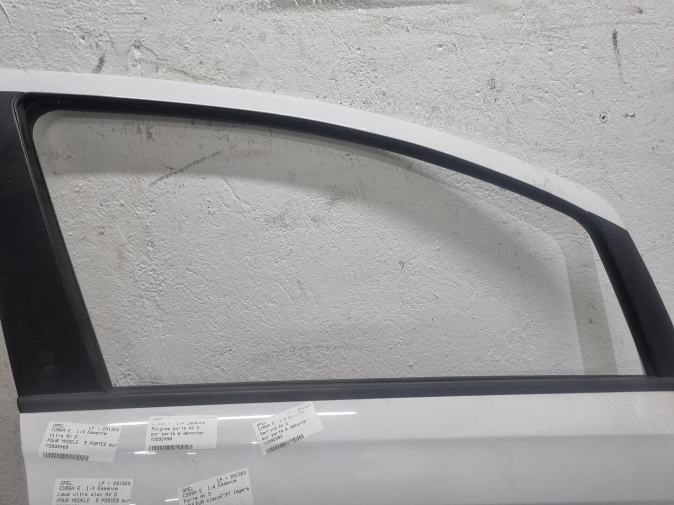 Vitre avant droit OPEL CORSA E Essence - 1