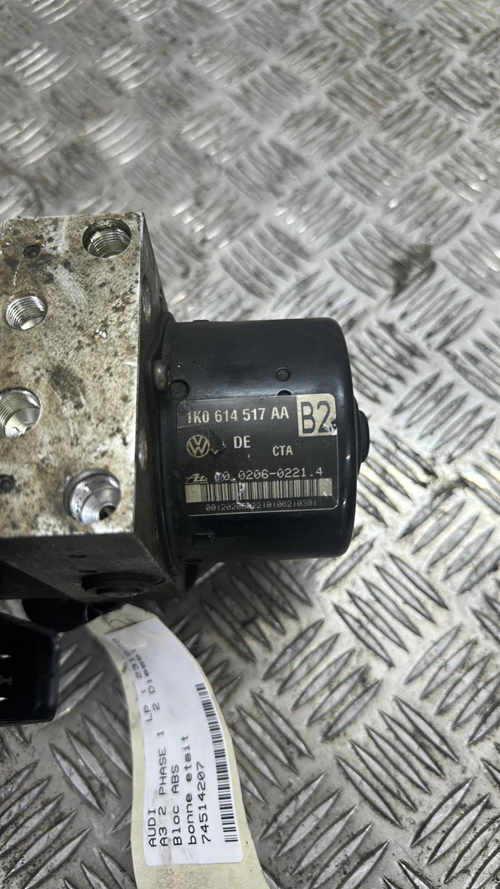 Bloc ABS (freins anti-blocage) AUDI A3 2 PHASE 1 Diesel - 1