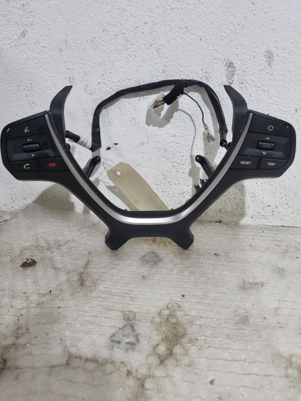 Commande autoradio HYUNDAI I 20 2 PHASE 1 Essence - 1