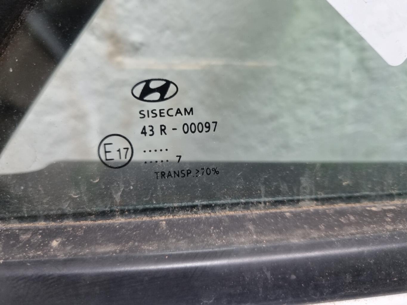 Custode arriere droit (porte) HYUNDAI I 20 2 PHASE 1 Essence - 1