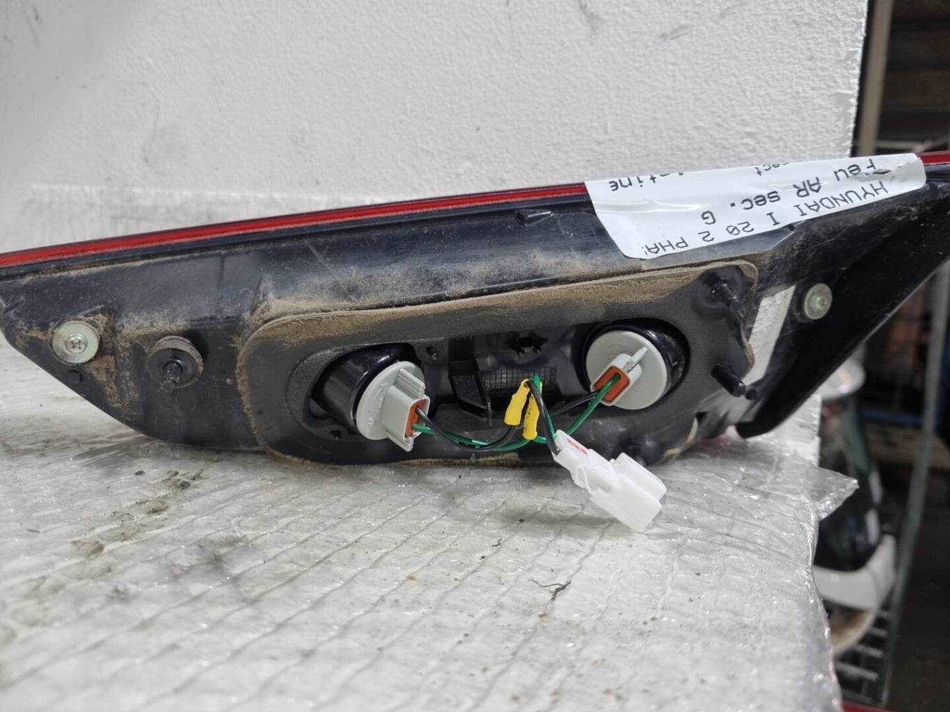 Feu arriere secondaire gauche (feux) HYUNDAI I 20 2 PHASE 1 Essence - 1