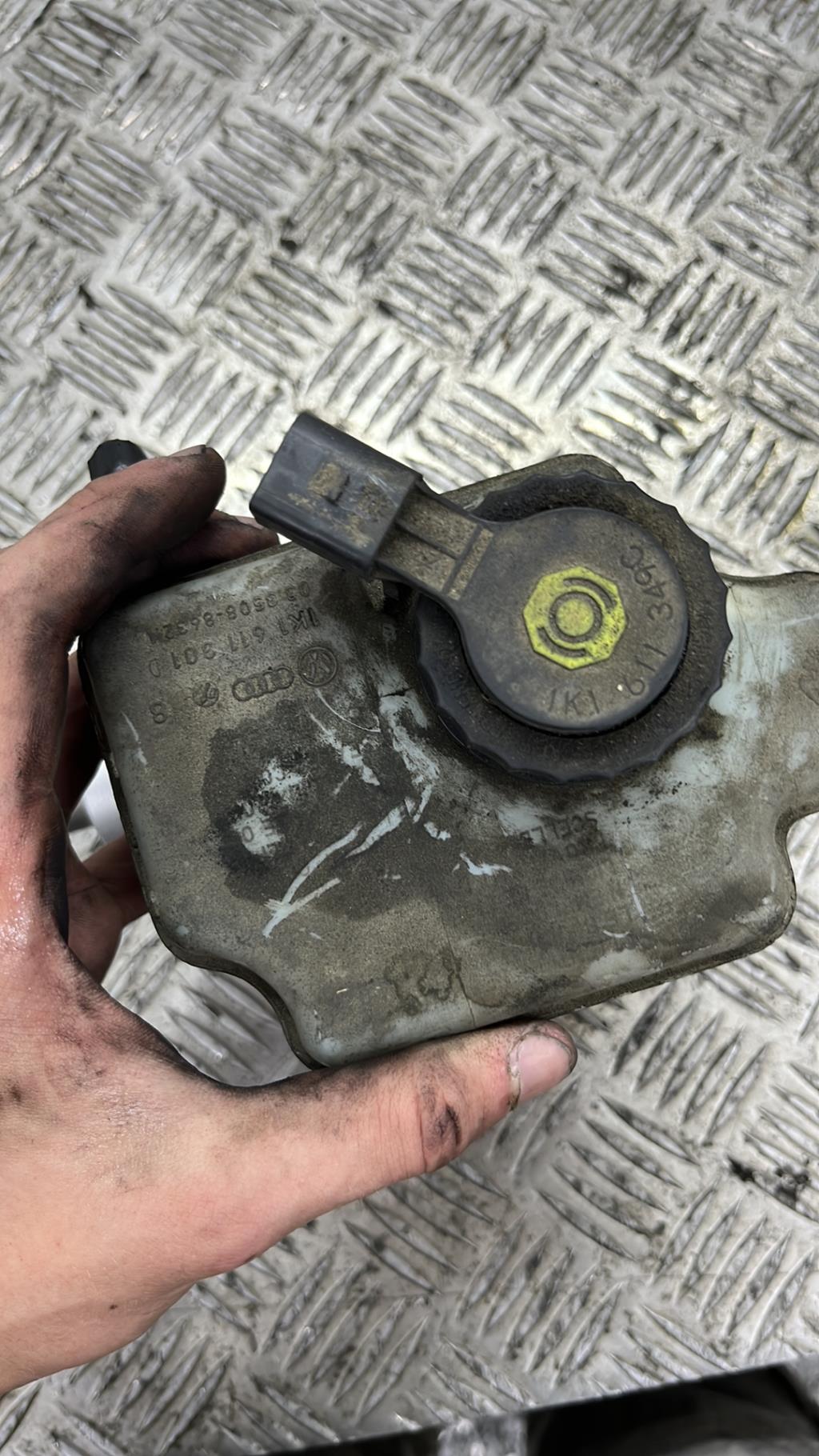 Maitre cylindre (freinage) AUDI A3 2 SPORTBACK PHASE 1 Diesel - 1