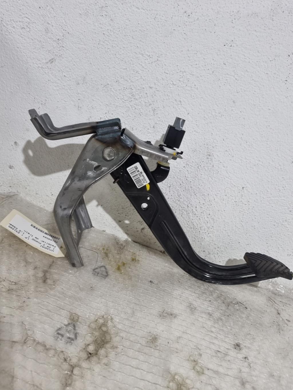 Pedale de frein HYUNDAI I 20 2 PHASE 1 Essence - 1