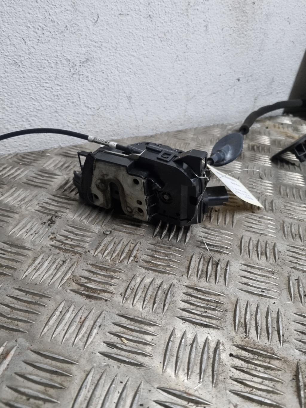 Serrure arriere droit RENAULT CLIO 4 PHASE 1 Diesel - 1