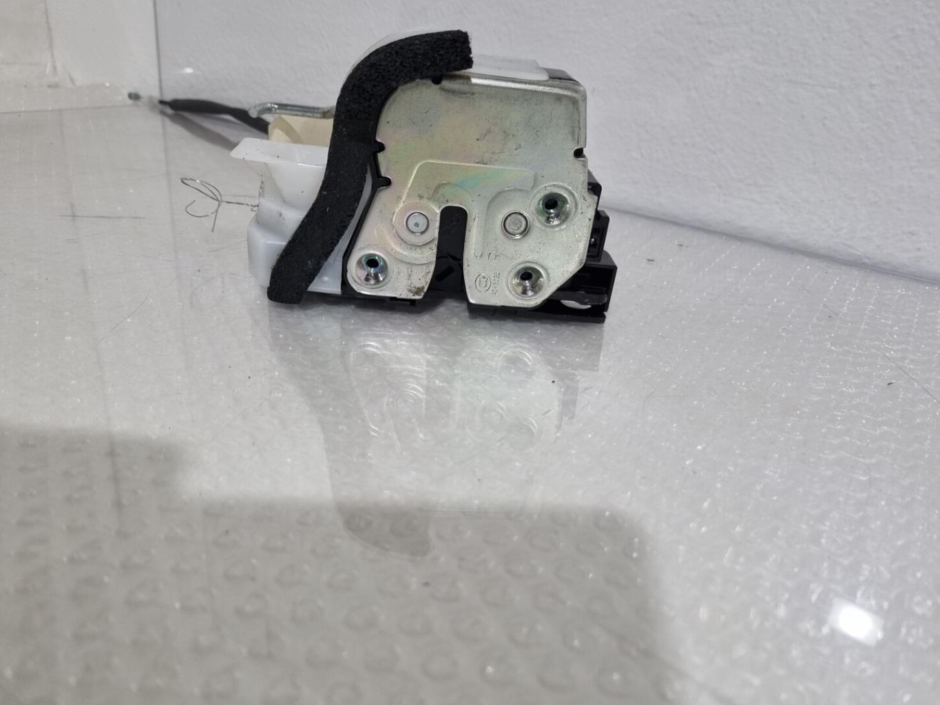 Serrure avant droit HYUNDAI I 20 2 PHASE 1 Essence - 1