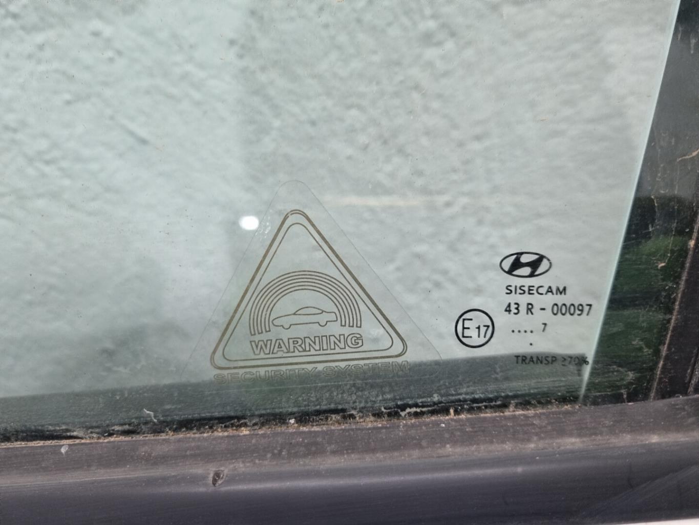Vitre avant gauche HYUNDAI I 20 2 PHASE 1 Essence - 1