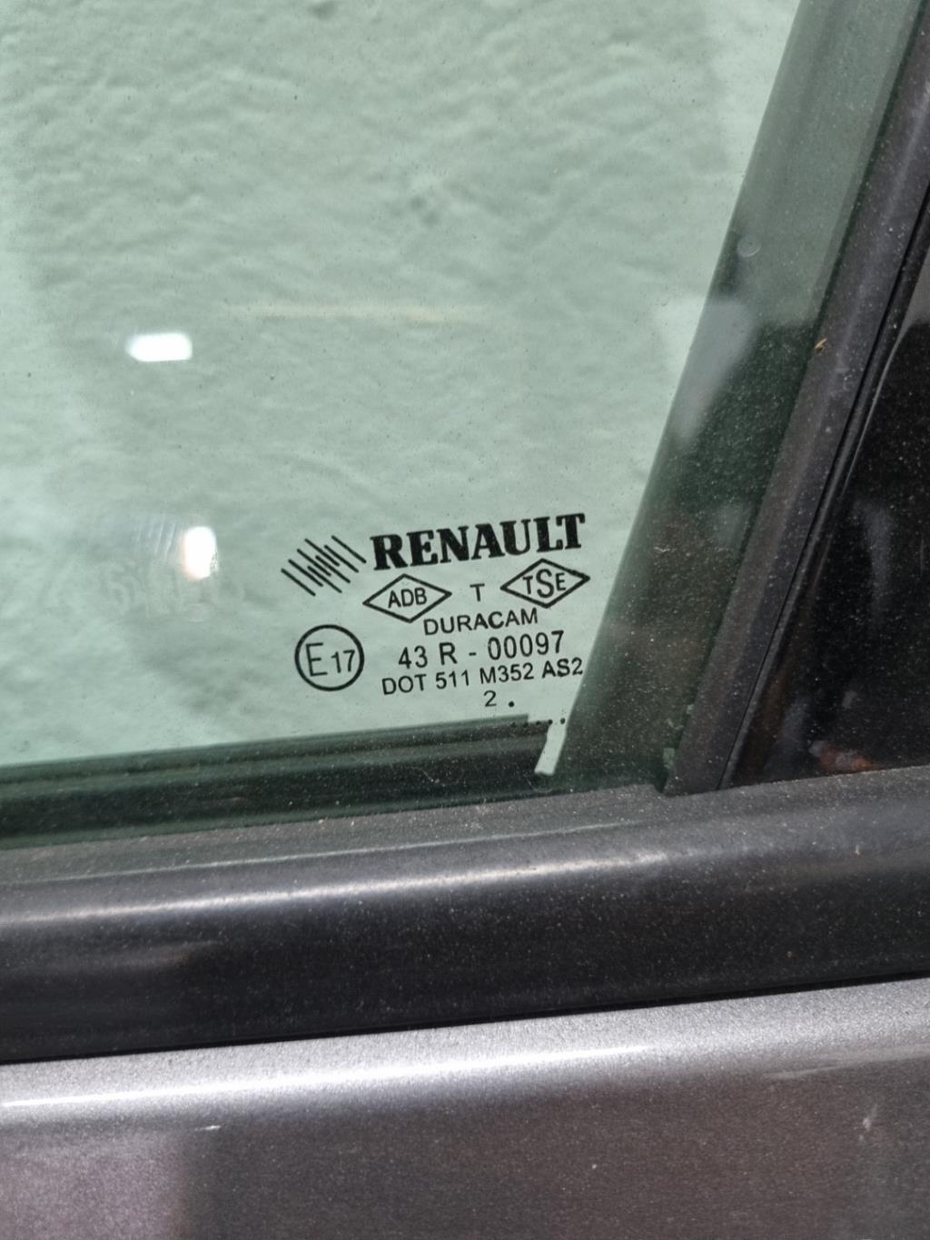 Vitre avant gauche RENAULT CLIO 4 PHASE 1 Essence - 1