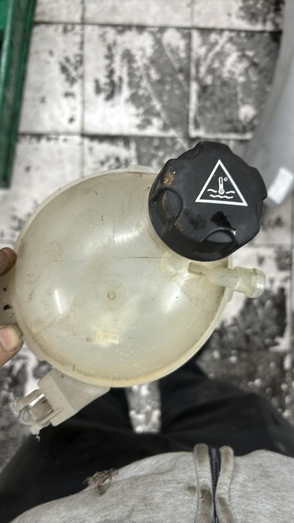 Vase d'expansion PEUGEOT 208 1 PHASE 1 Essence - 1
