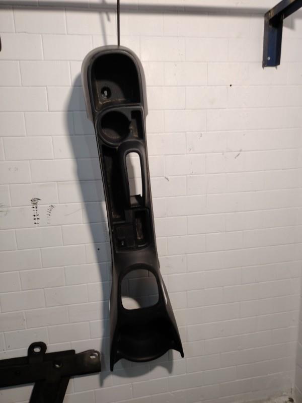 Console central (interieur plastique) TOYOTA YARIS 3 PHASE 1 Essence - 1
