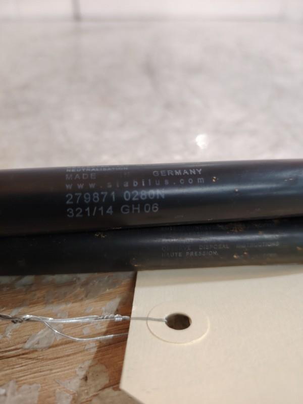 Verin de coffre AIXAM S8  - 1