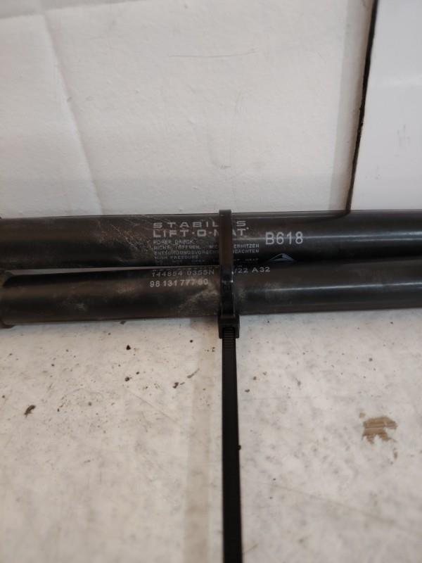 Verin de coffre CITROEN C3 3 PHASE 2 Essence - 1