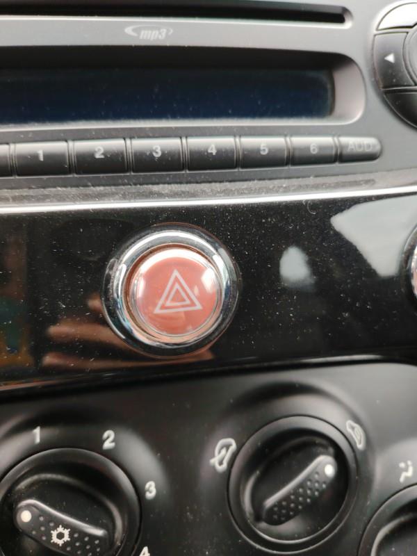 Bouton de warning FIAT 500 2 PHASE 1 Diesel - 1
