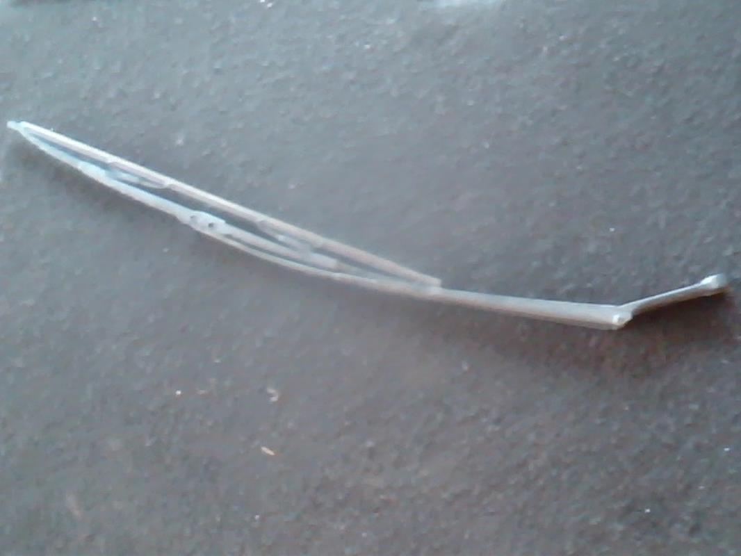 Braccio tergicristallo anteriore destro AUDI A4 1 PHASE 2 Diésel - 1