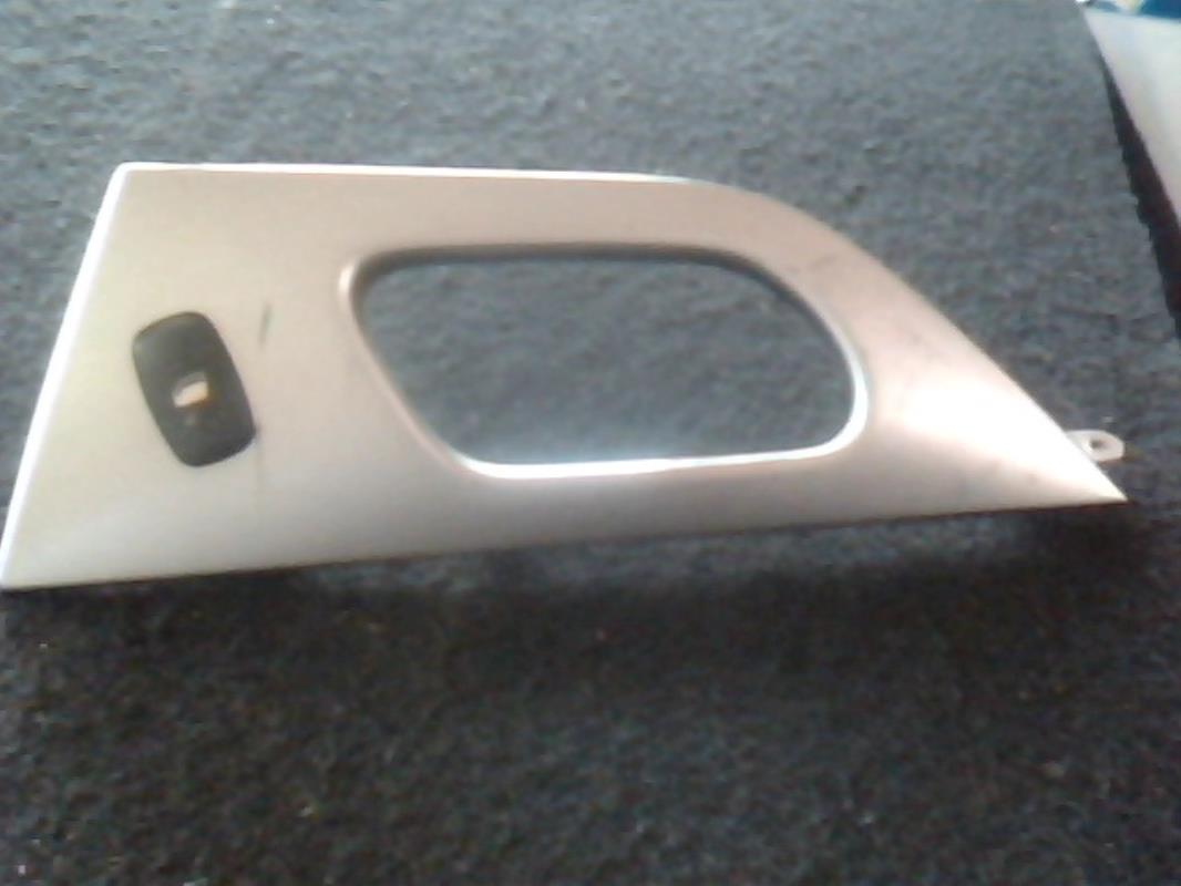 Interruttore lavacristalli posteriore destro PEUGEOT 407 PHASE 1 BREAK Diésel - 1