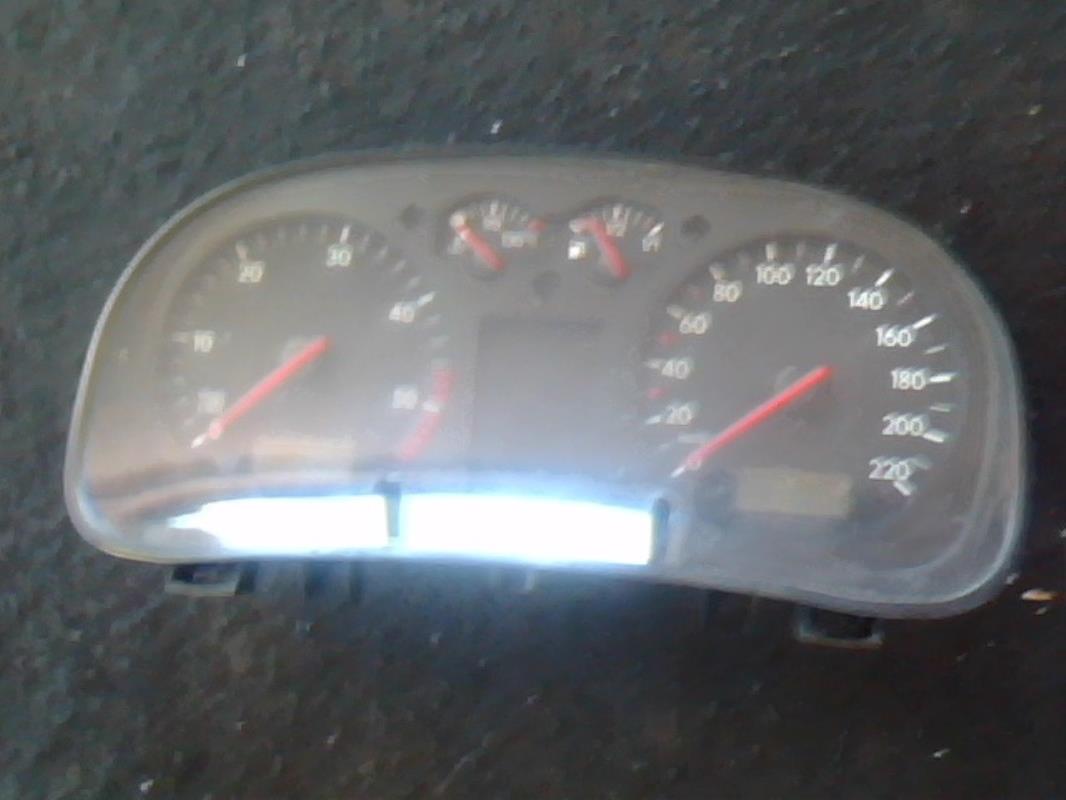 Compteur VOLKSWAGEN GOLF 4 Diesel - 1