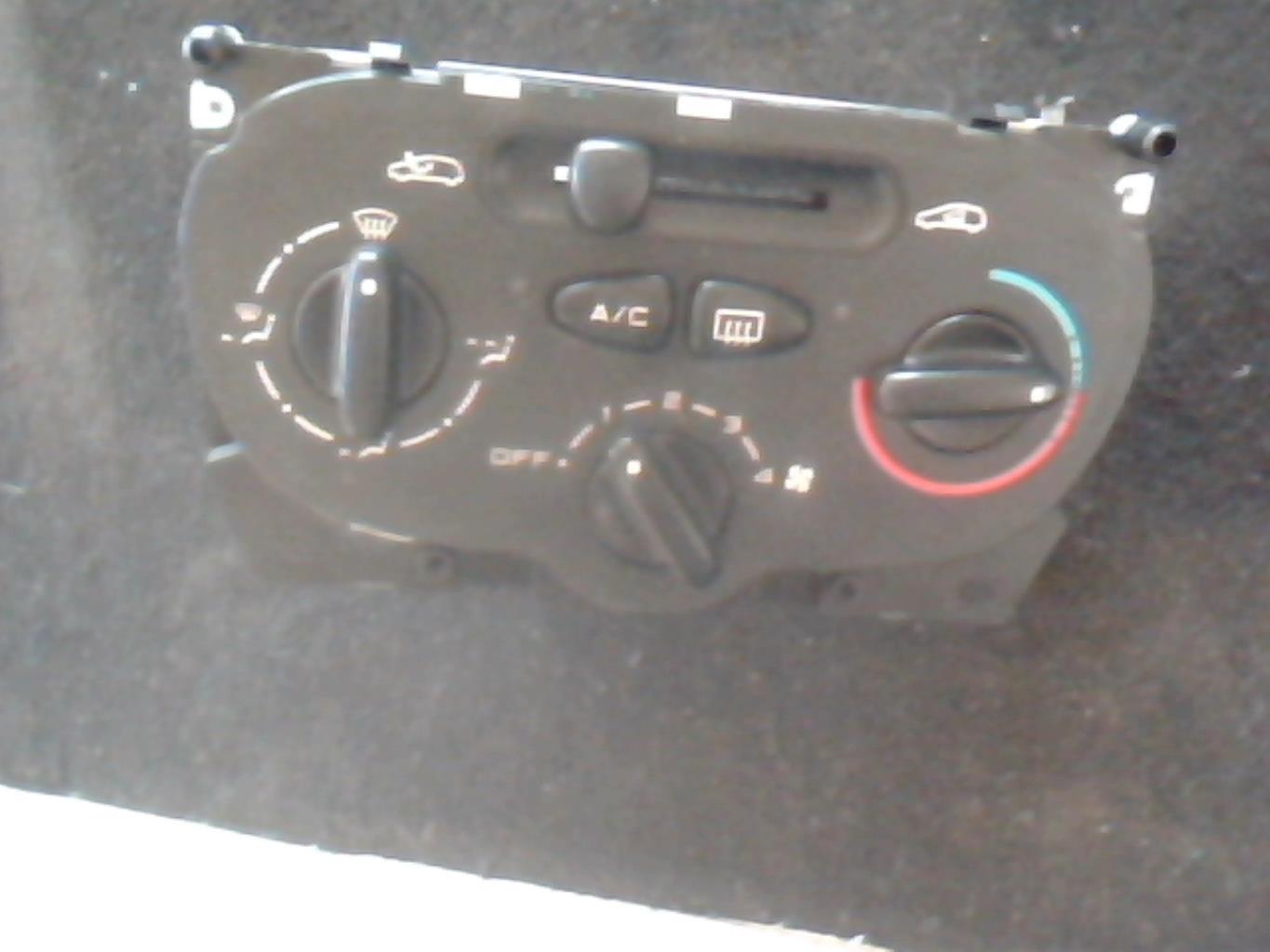 Commande chauffage PEUGEOT 206 PHASE 1 BREAK Diesel - 1