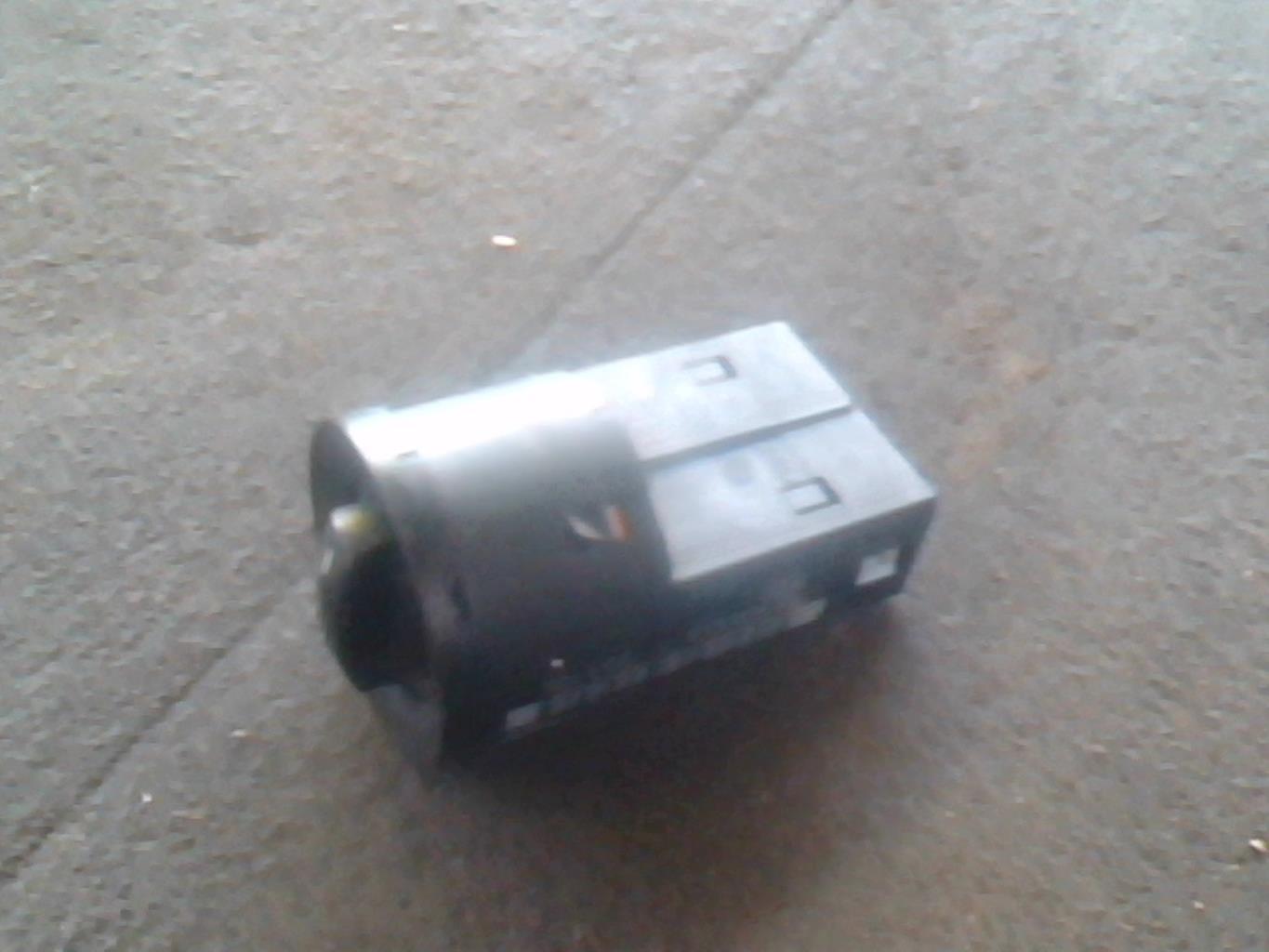 Commande de phare VOLKSWAGEN POLO 4 Diesel - 1