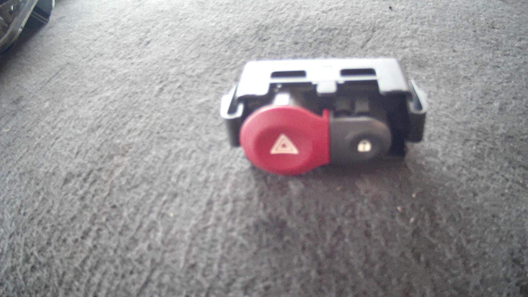 Interruttore luci emergenza RENAULT CLIO 3 PHASE 2 Diésel - 1