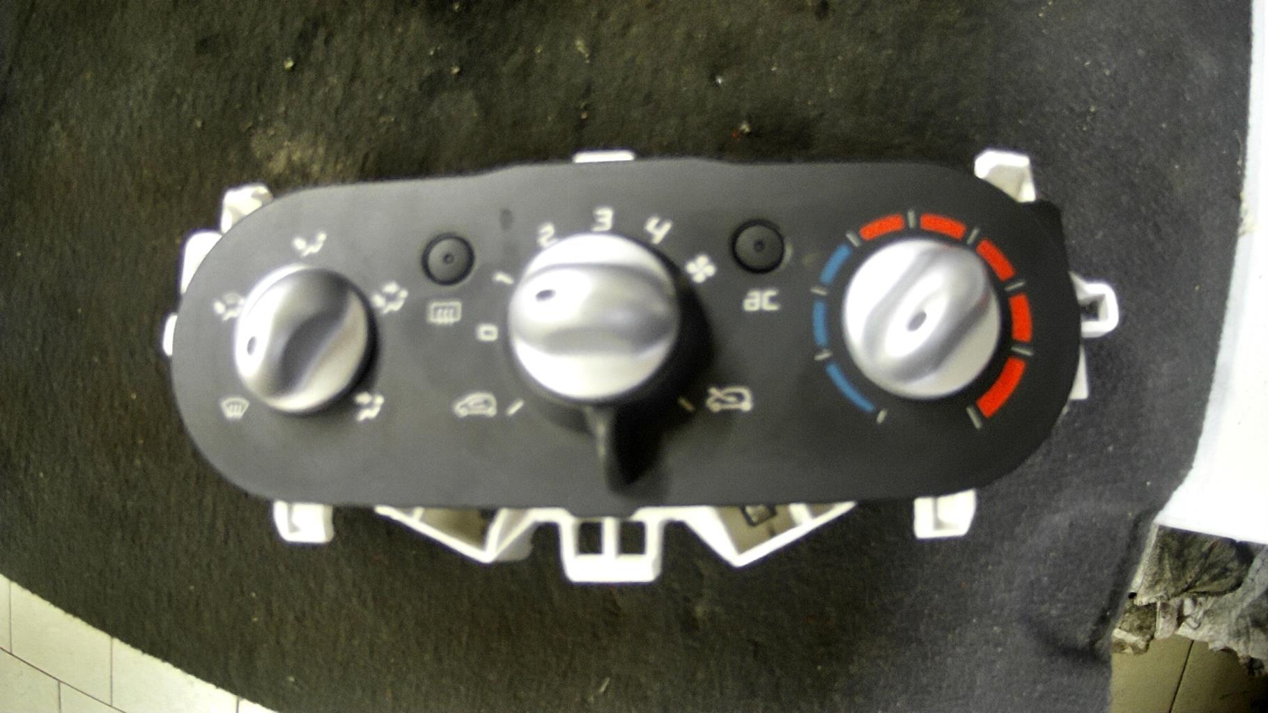 Commande chauffage RENAULT TWINGO 2 PHASE 1 Essence - 1