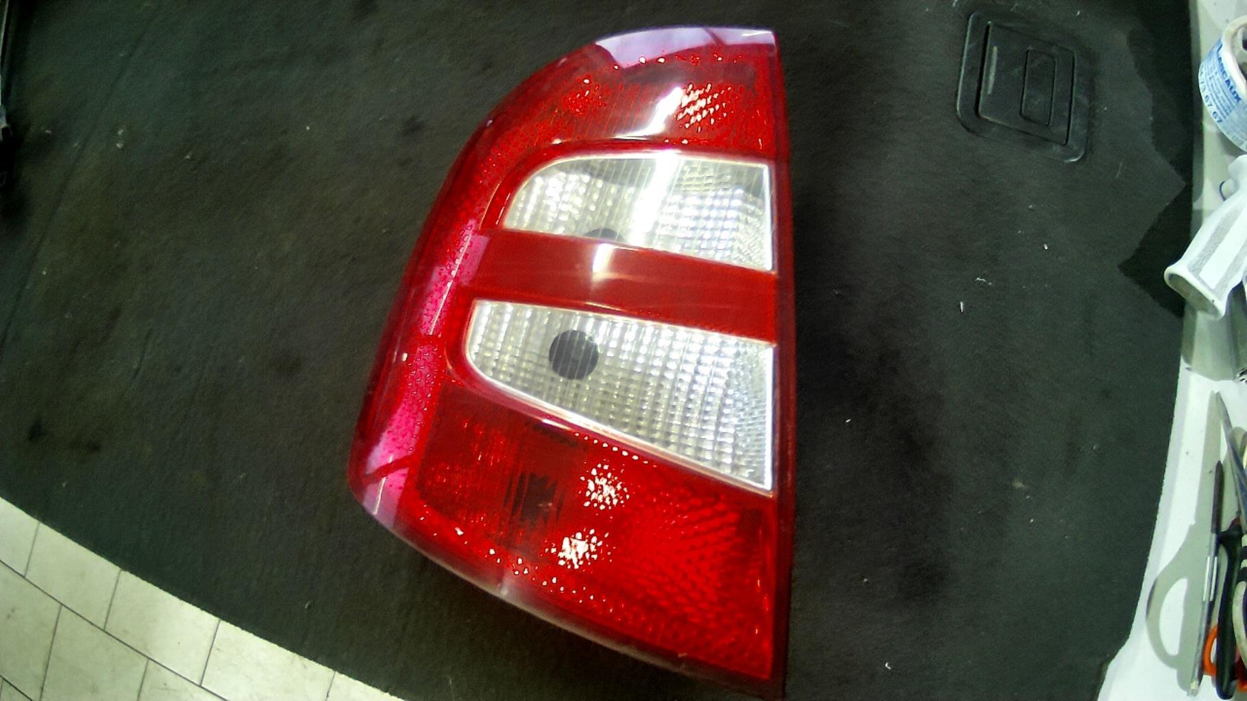 Fanale posteriore principale sinistro (luci) SKODA FABIA 1 PHASE 1 Gasolina - 1